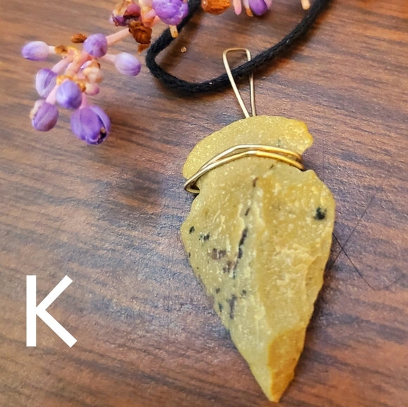 🌿 Natural Stone Arrowhead Necklace 🌿 - Picture 12 of 16